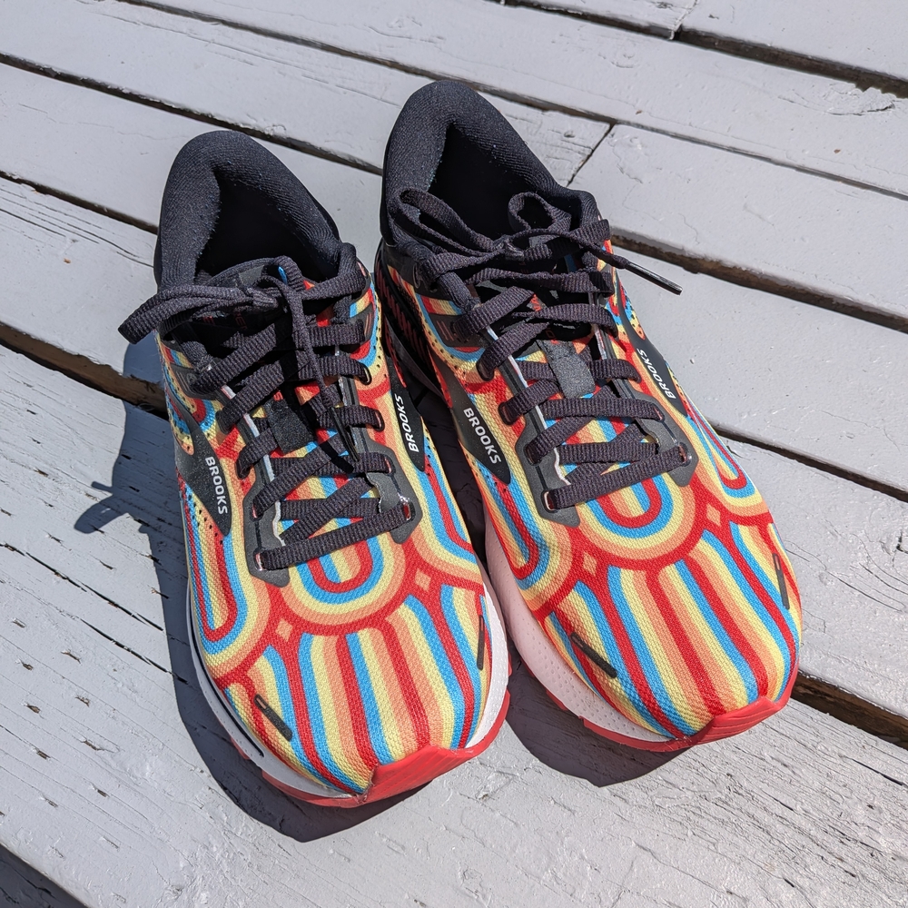 Brooks Adrenaline GTS 22 Special Edition Disco Black Limelight, Women's Size 9.5